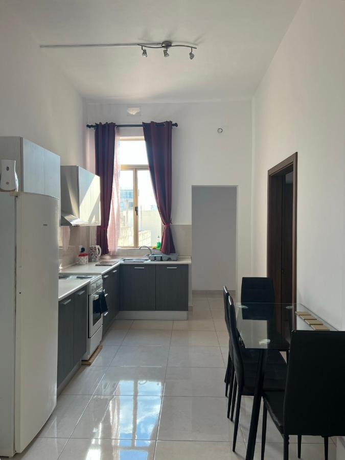 Room With Private Bathroom Sliema Exterior photo