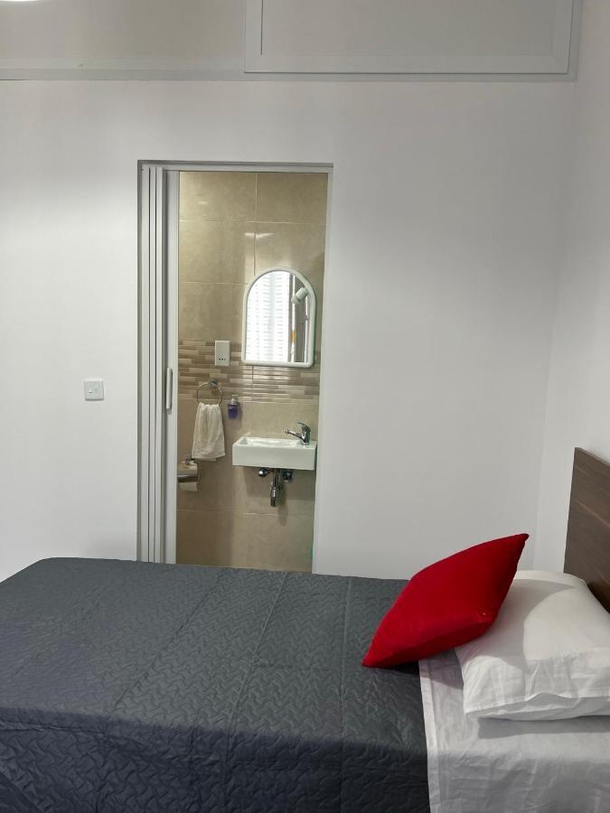 Room With Private Bathroom Sliema Exterior photo